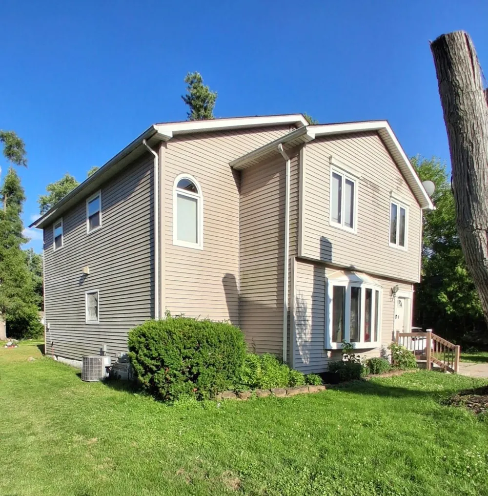 21812 Albion Avenue Farmington Hills City, MI 48336