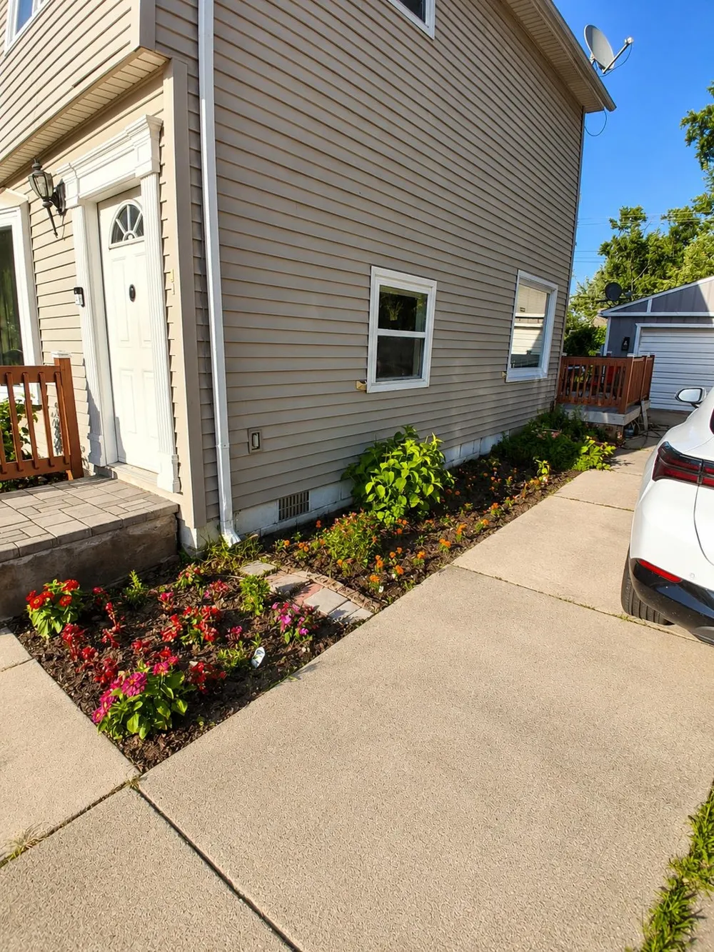 21812 Albion Avenue Farmington Hills City, MI 48336