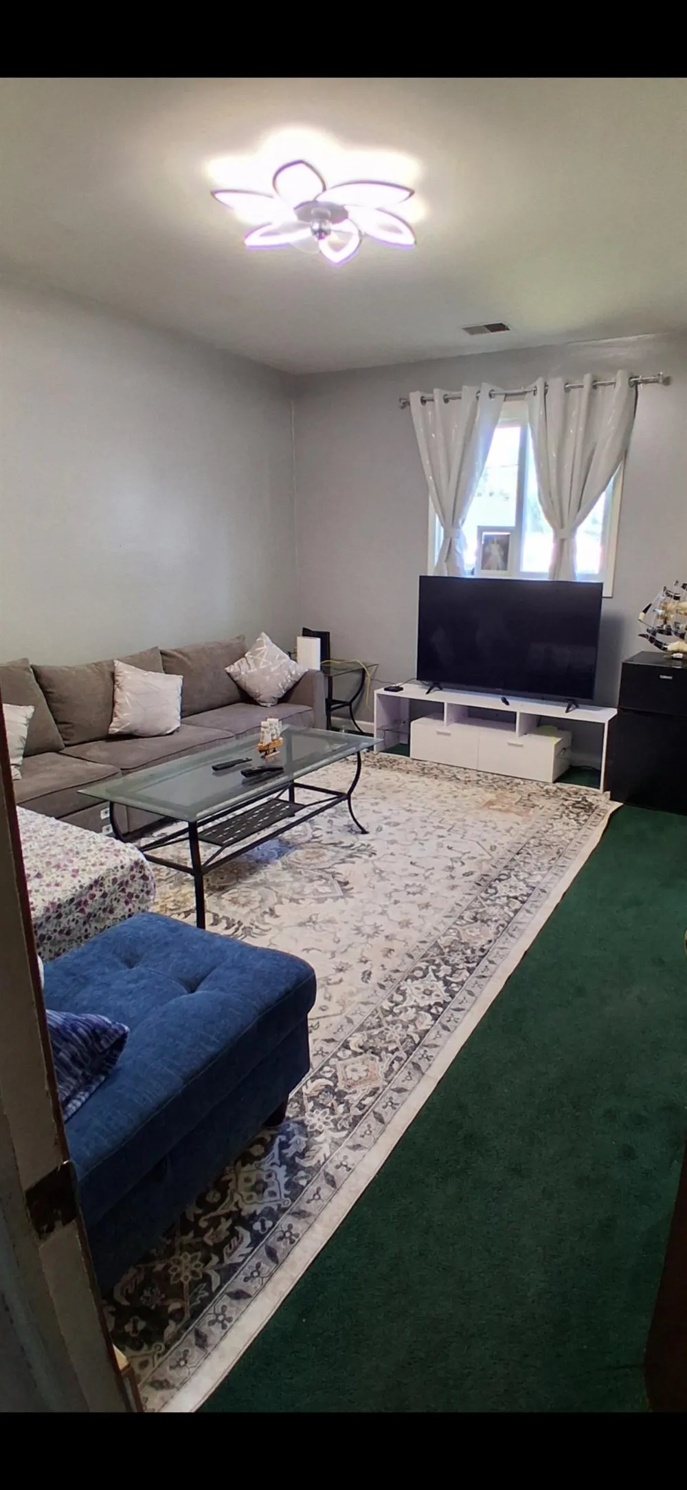 21812 Albion Avenue Farmington Hills City, MI 48336