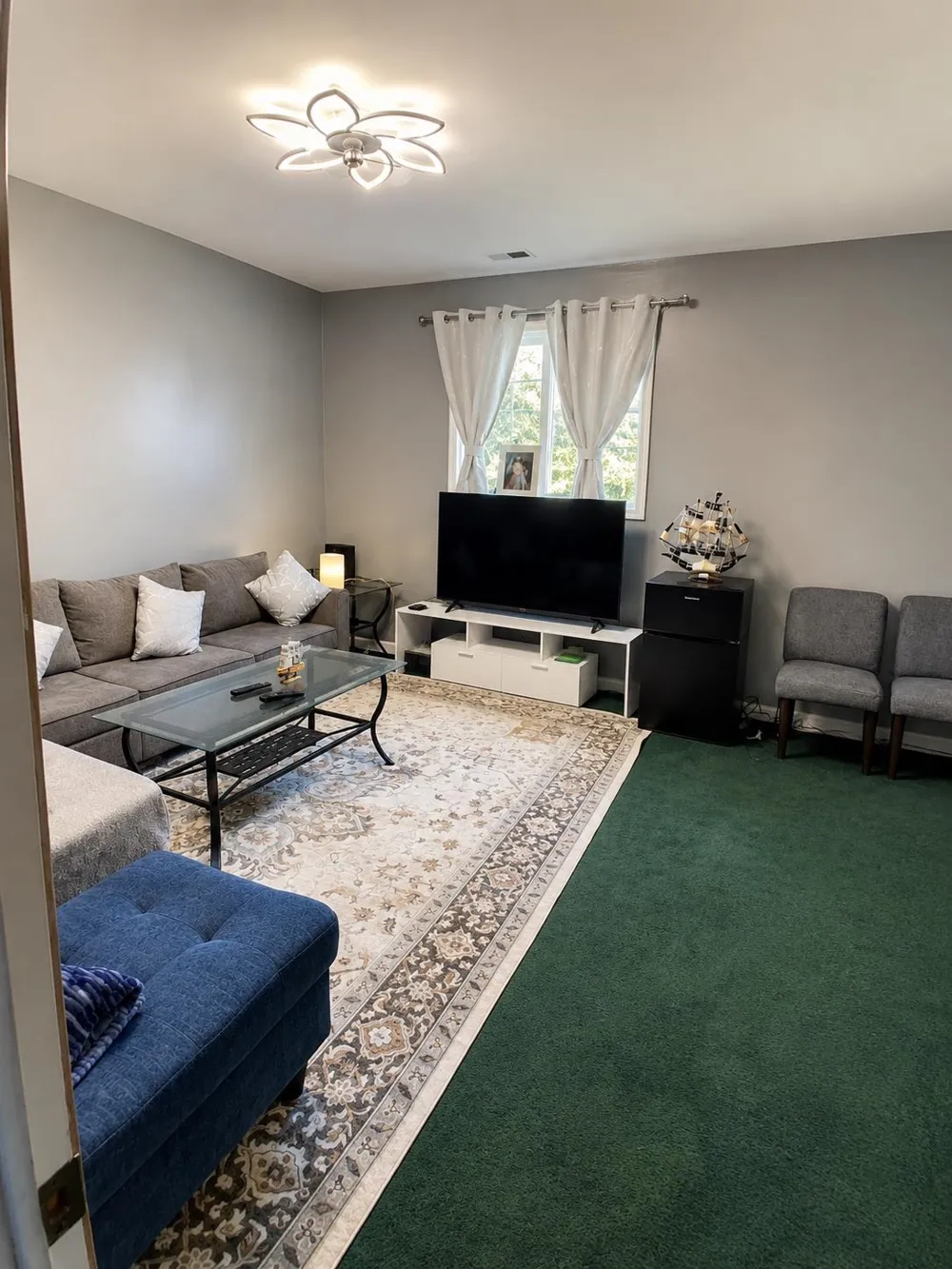 21812 Albion Avenue Farmington Hills City, MI 48336