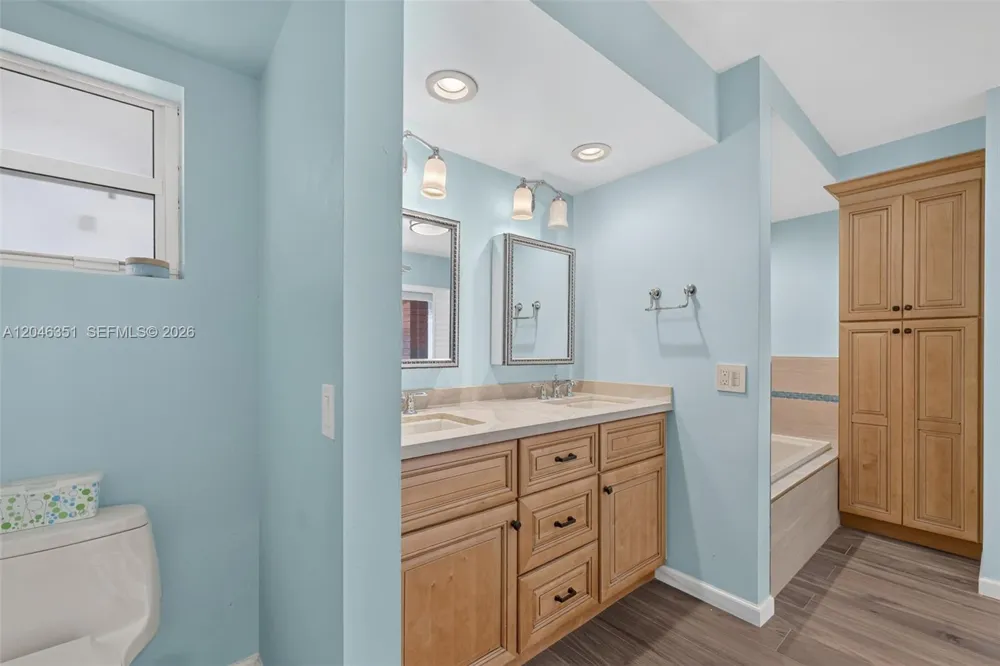 15200 SW 81st Ave Palmetto Bay, FL 33157