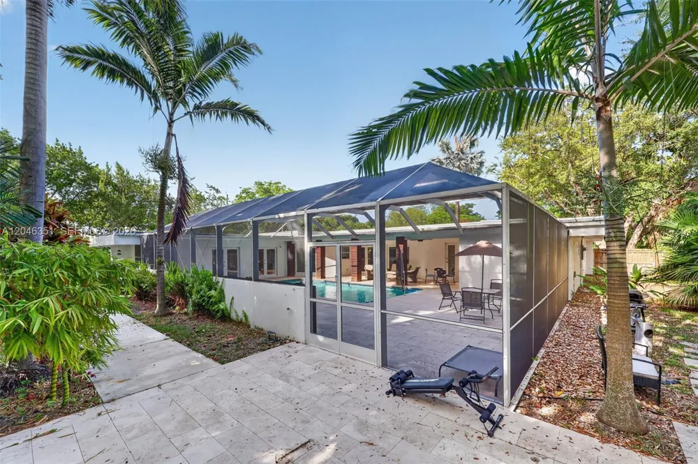 15200 SW 81st Ave Palmetto Bay, FL 33157