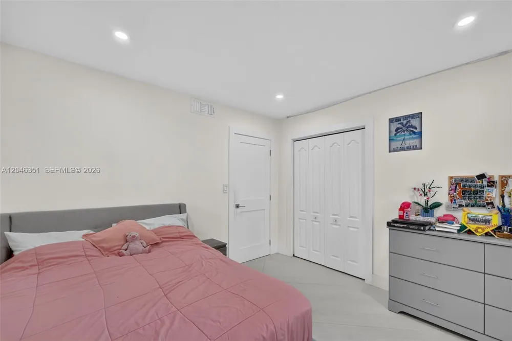 15200 SW 81st Ave Palmetto Bay, FL 33157