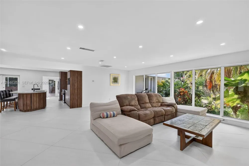 15200 SW 81st Ave Palmetto Bay, FL 33157