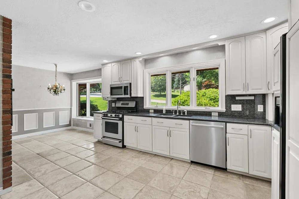 5017 Merryview Drive Portage City, MI 49024