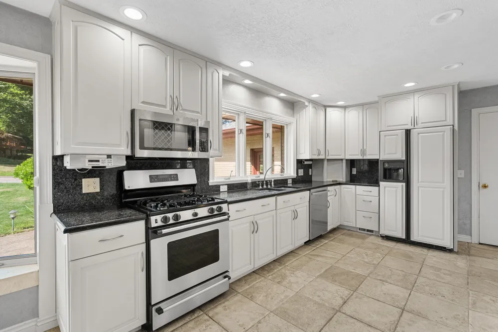 5017 Merryview Drive Portage City, MI 49024