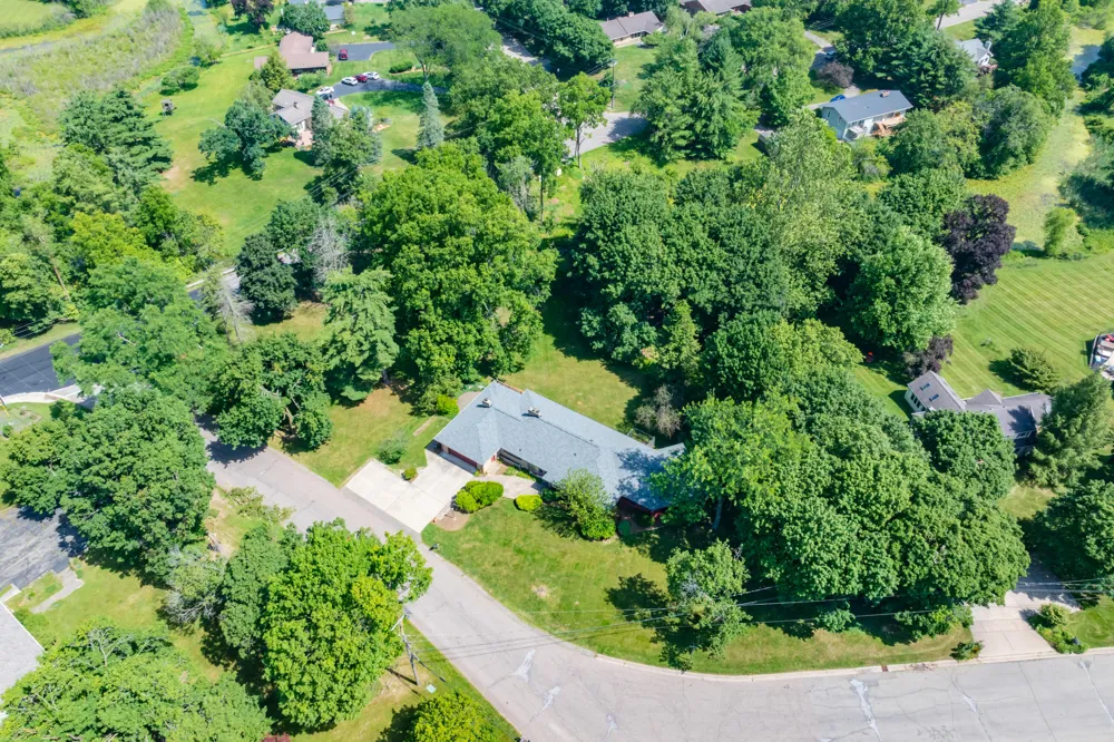 5017 Merryview Drive Portage City, MI 49024