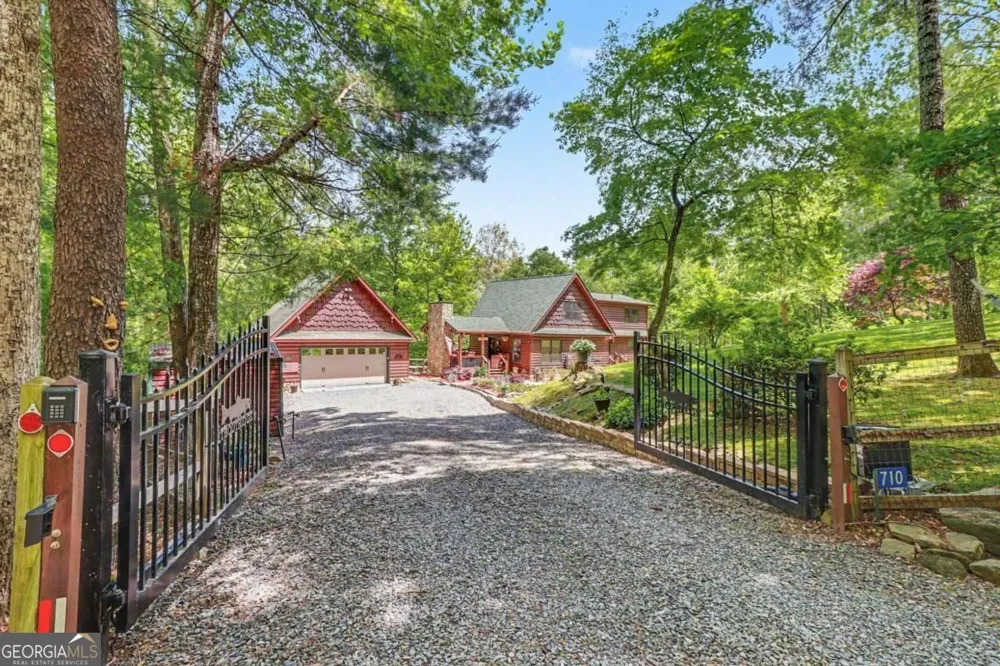 710 Ensley RD Epworth, GA 30541