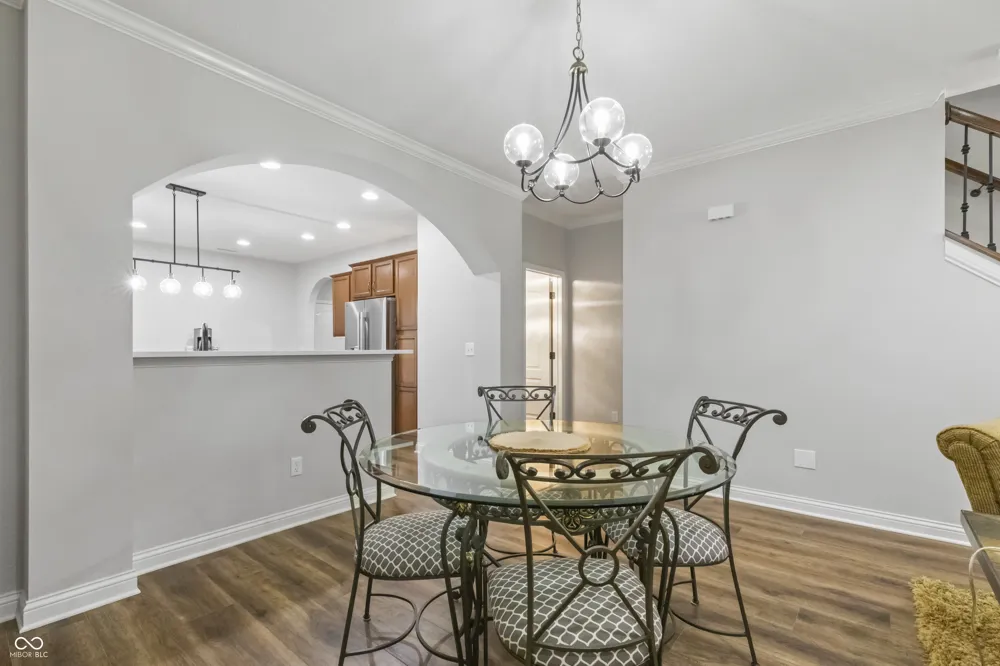 6691 Beekman Place #B Zionsville, IN 46077