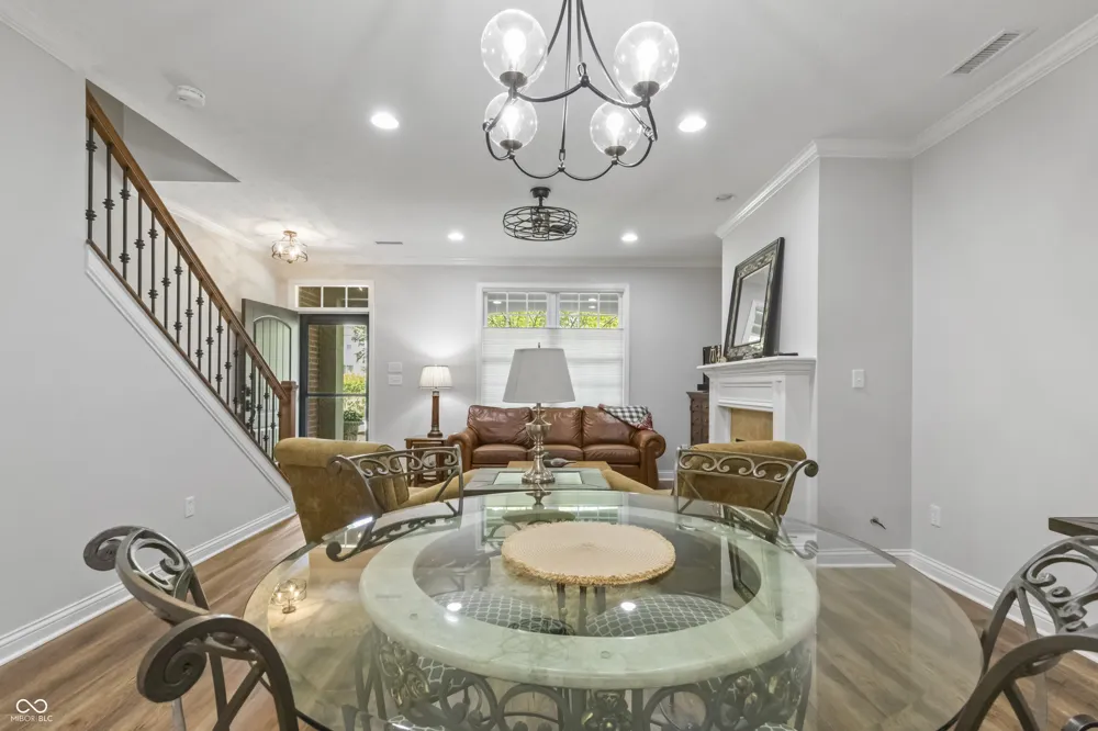 6691 Beekman Place #B Zionsville, IN 46077