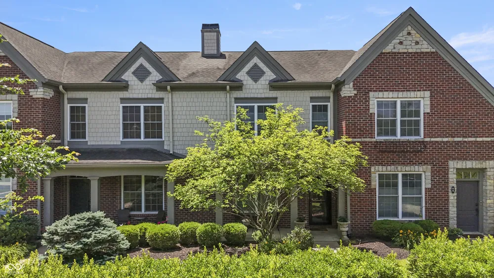 6691 Beekman Place #B Zionsville, IN 46077