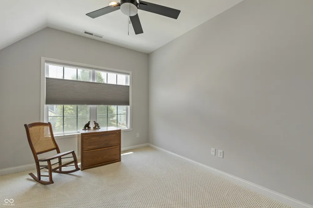 6691 Beekman Place #B Zionsville, IN 46077