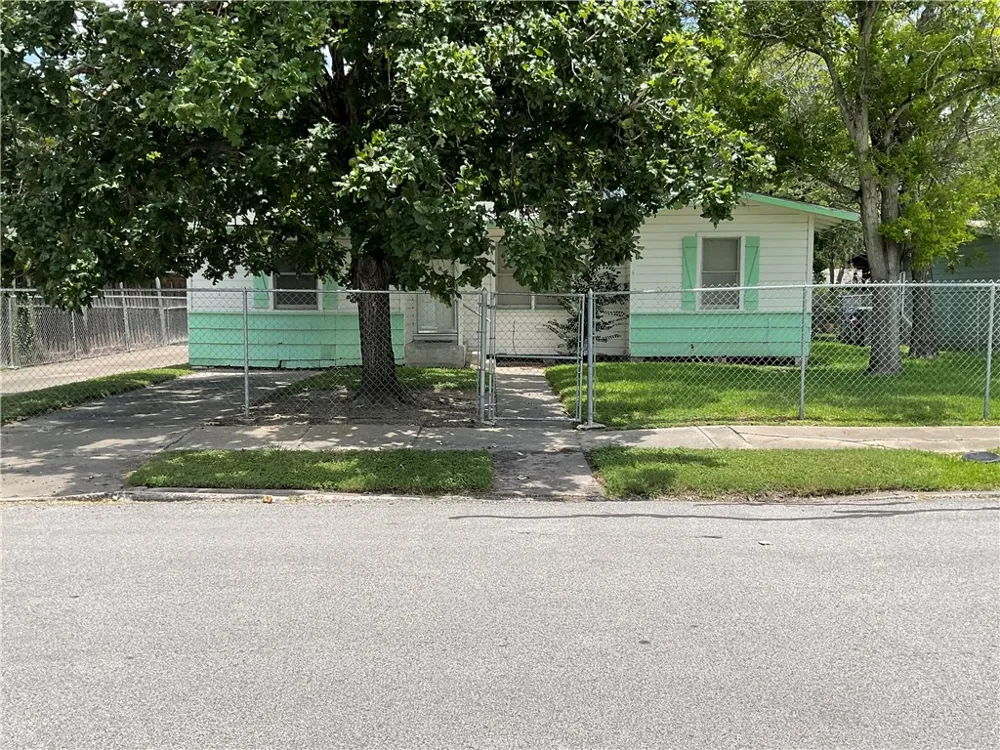 1202 Zarsky Drive Corpus Christi, TX 78412
