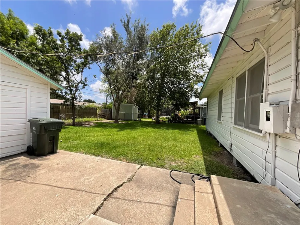 1202 Zarsky Drive Corpus Christi, TX 78412