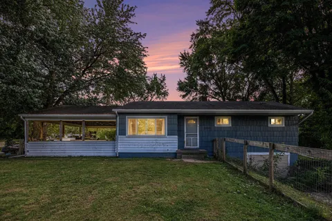 2262 Warren Road