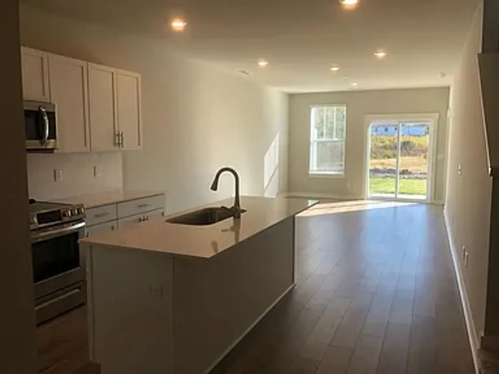 713 Mickelson Way Lebanon, TN 37087