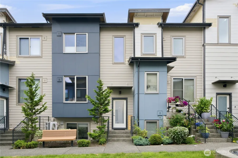 522 Glacier Walk SE Sammamish, WA 98074