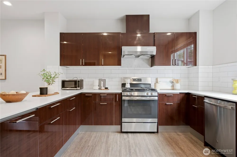 522 Glacier Walk SE Sammamish, WA 98074
