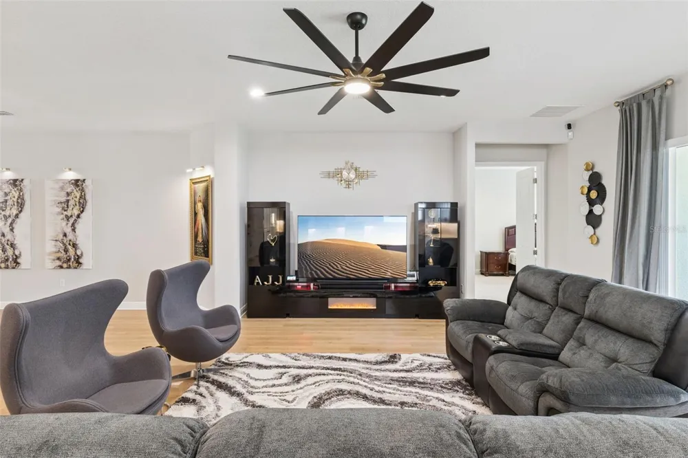 19053 BLUELEAF STREET Orlando, FL 32827