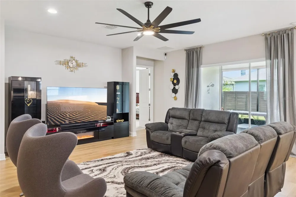 19053 BLUELEAF STREET Orlando, FL 32827