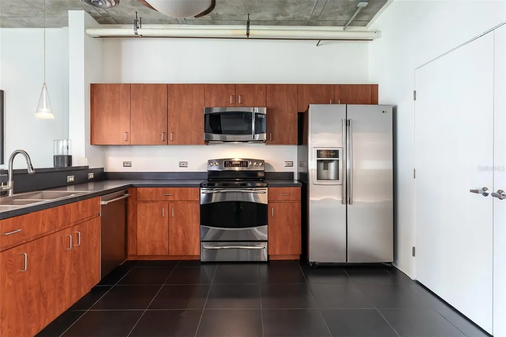 10 SUMMERLIN AVENUE #14 Orlando, FL 32801