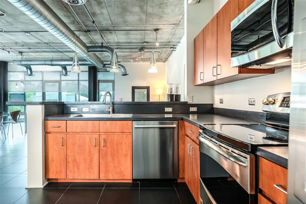 10 SUMMERLIN AVENUE #14 Orlando, FL 32801