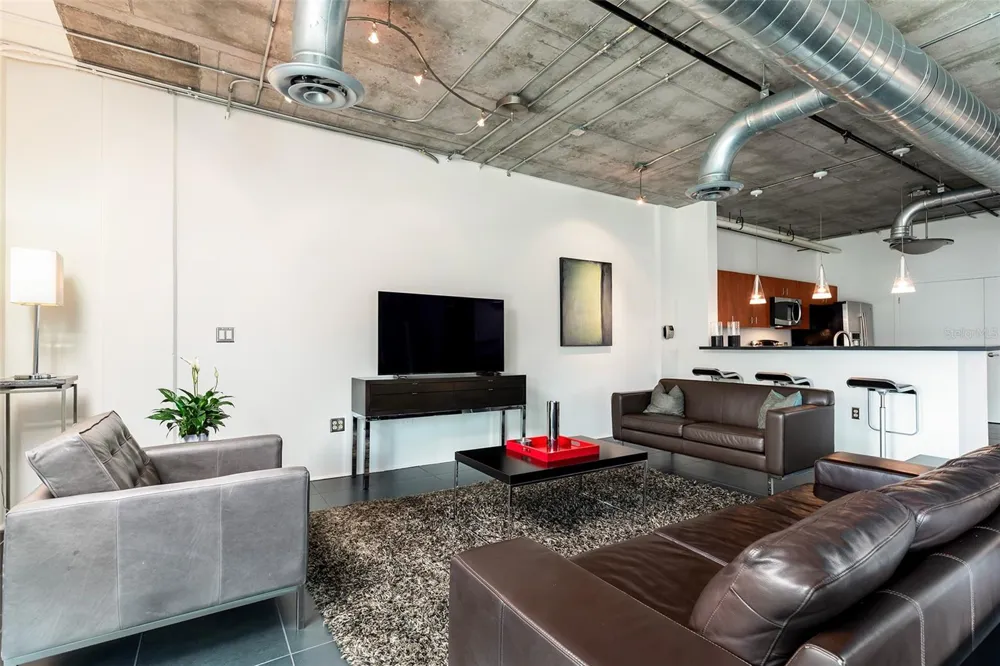 10 SUMMERLIN AVENUE #14 Orlando, FL 32801