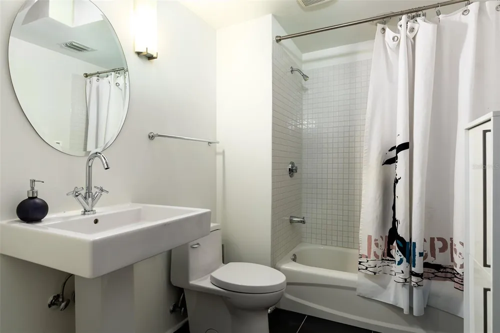 10 SUMMERLIN AVENUE #14 Orlando, FL 32801