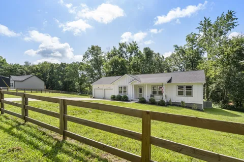 1505 E Piney Rd