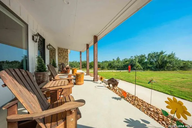 147 Gray Wolf Blanco, TX 78606