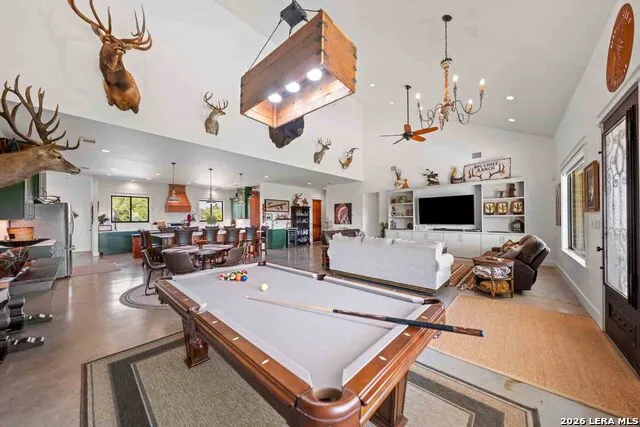 147 Gray Wolf Blanco, TX 78606