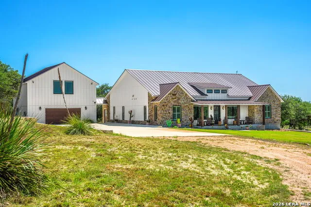 147 Gray Wolf Blanco, TX 78606