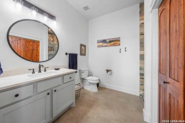 147 Gray Wolf Blanco, TX 78606