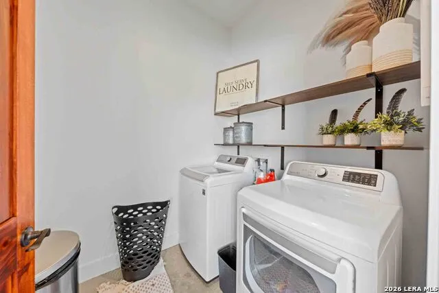 147 Gray Wolf Blanco, TX 78606