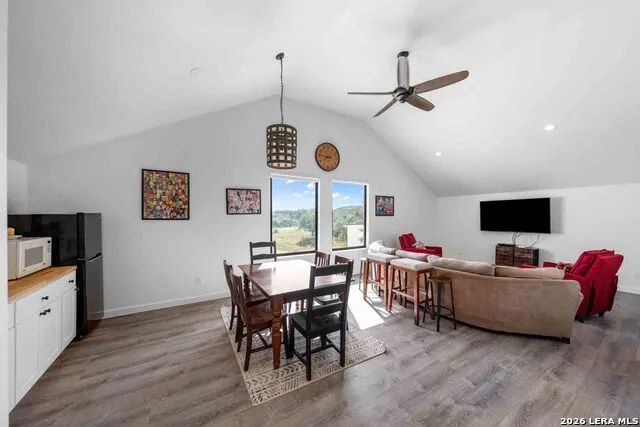 147 Gray Wolf Blanco, TX 78606