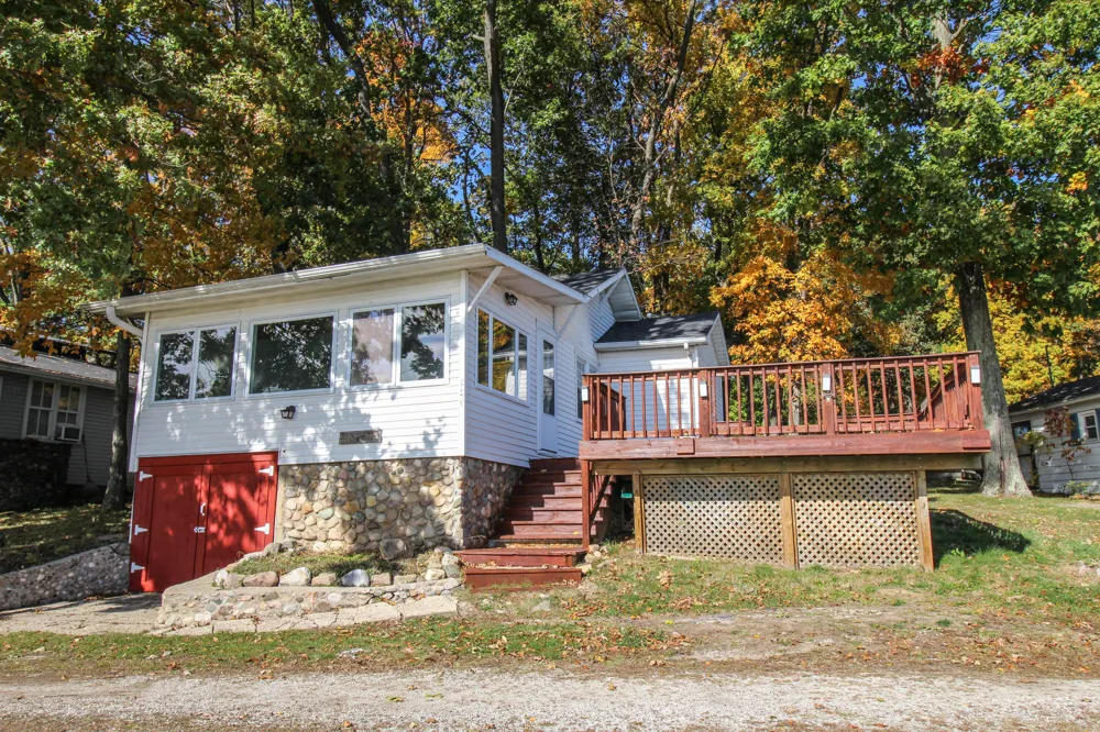 58463 Loop Road Three Rivers, MI 49093