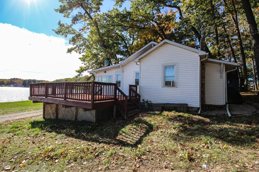 58463 Loop Road Three Rivers, MI 49093