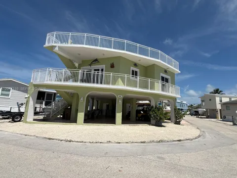 65821 Overseas Hwy 176