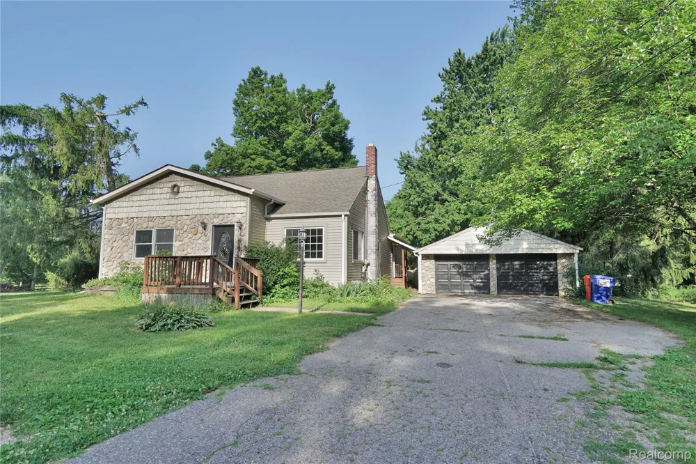 2476 Vandekarr Road Caledonia Charter Township, MI 48867