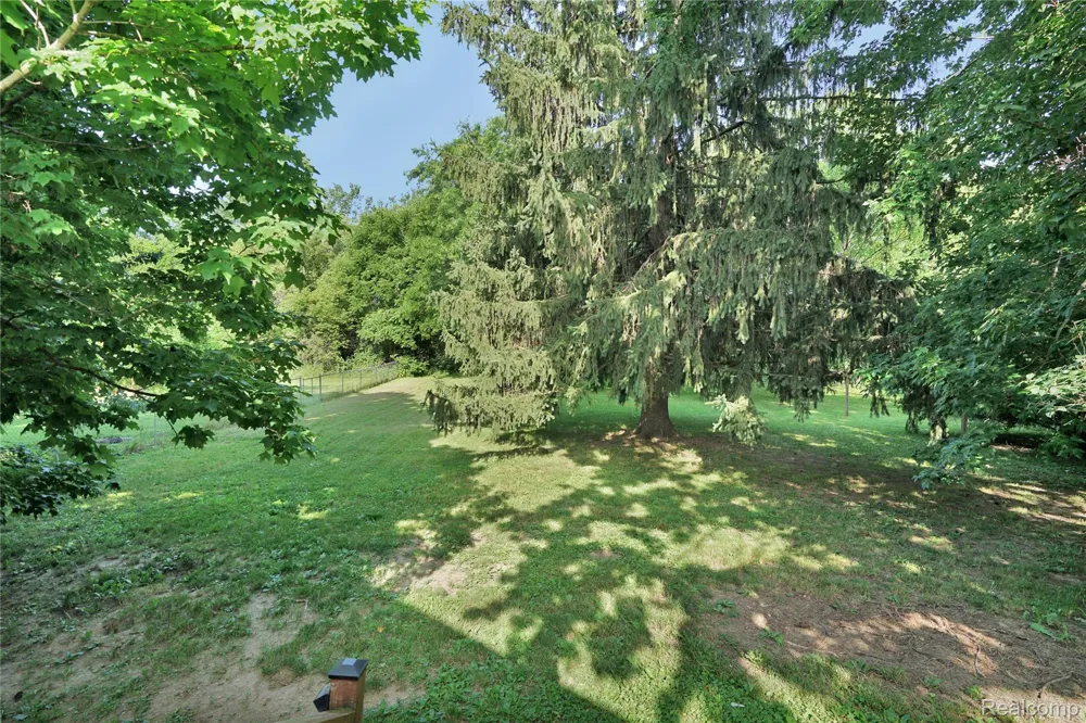 2476 Vandekarr Road Caledonia Charter Township, MI 48867