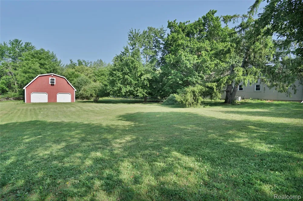 2476 Vandekarr Road Caledonia Charter Township, MI 48867