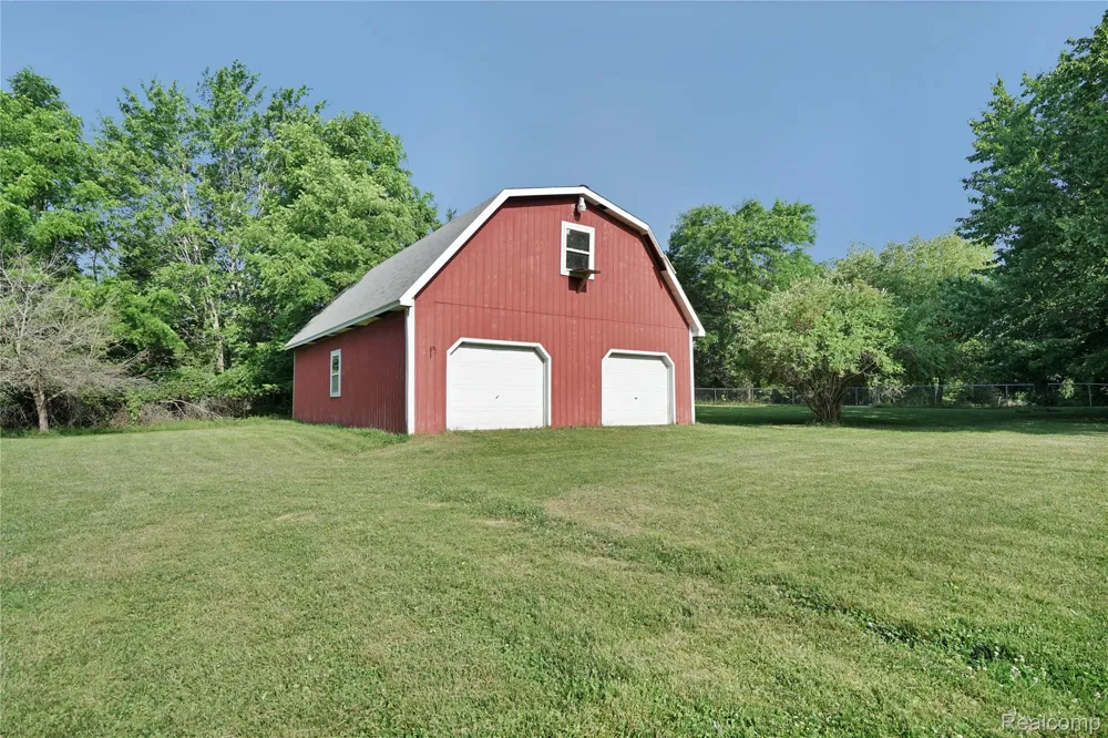 2476 Vandekarr Road Caledonia Charter Township, MI 48867