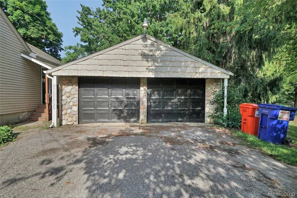 2476 Vandekarr Road Caledonia Charter Township, MI 48867