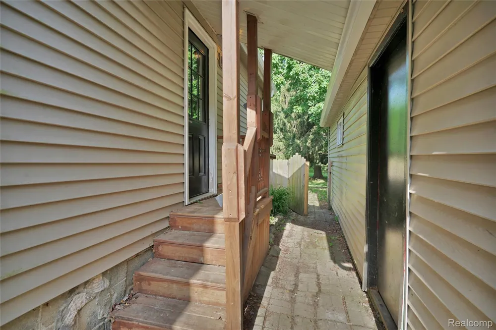 2476 Vandekarr Road Caledonia Charter Township, MI 48867