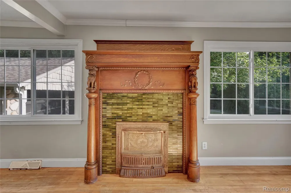 2476 Vandekarr Road Caledonia Charter Township, MI 48867