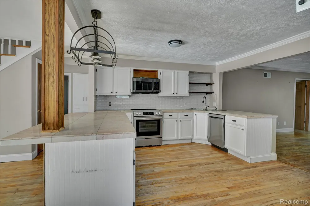 2476 Vandekarr Road Caledonia Charter Township, MI 48867