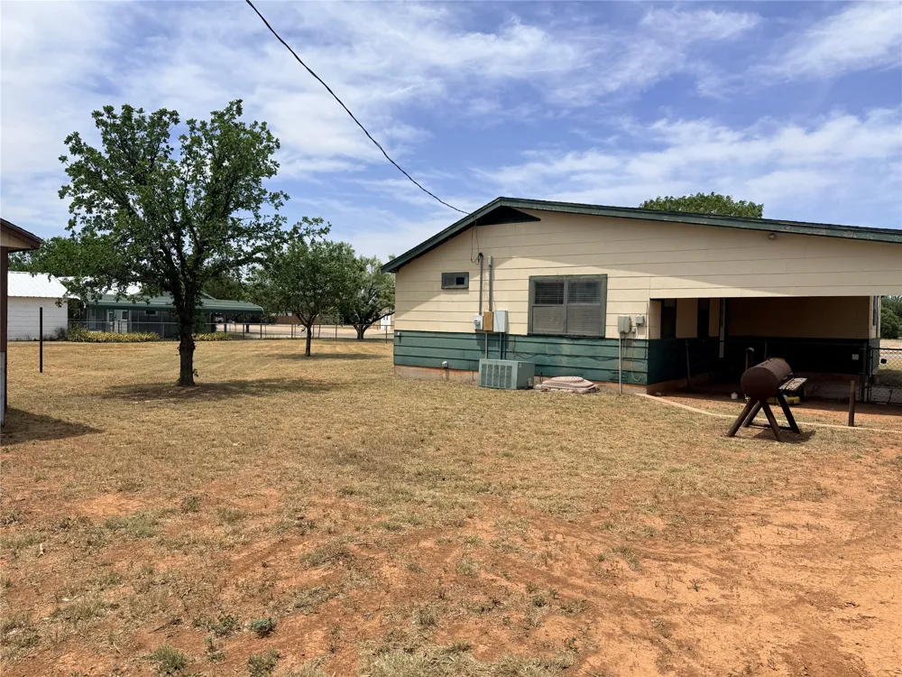 901 S Washington Avenue Aspermont, TX 79502