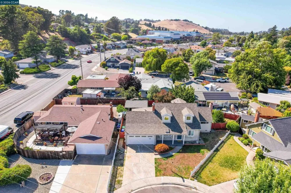 2309 Julia Ct Pinole, CA 94564