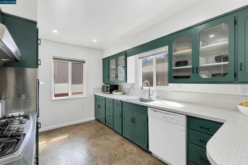 2309 Julia Ct Pinole, CA 94564