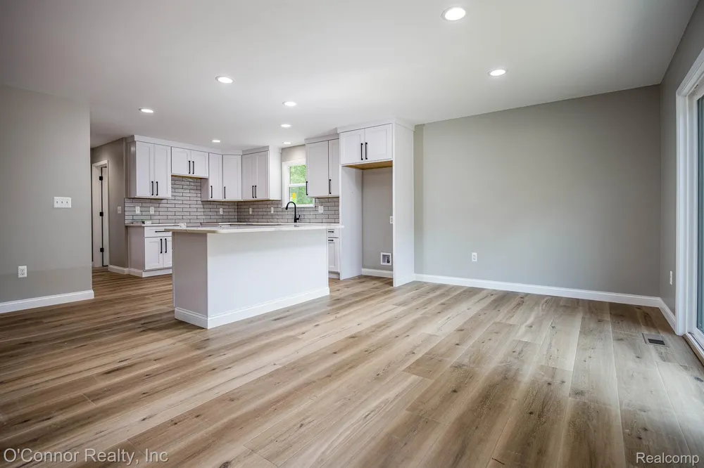 3834 Knapp Avenue Port Huron Charter Township, MI 48060